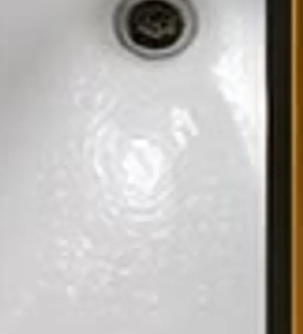 Tub scratch removal, colour matched after